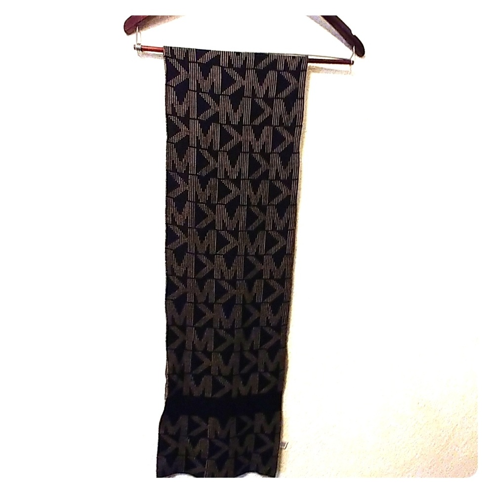 Mk scarf